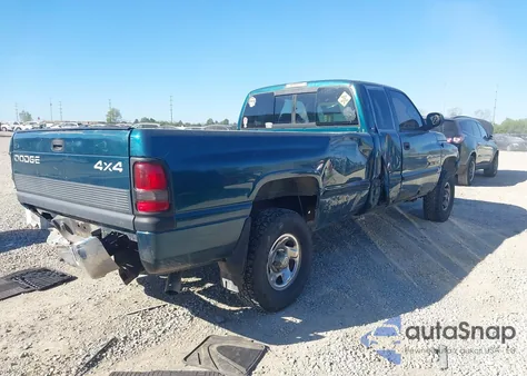 1998 Dodge Ram 1500 z USA, uszkodzony, nr VIN 1B7HF13Z3WJ213495